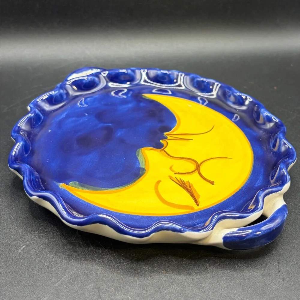 Vietri Hand Painted Italian Pottery Celestial Resting Moon Scalloped Edge Plate
